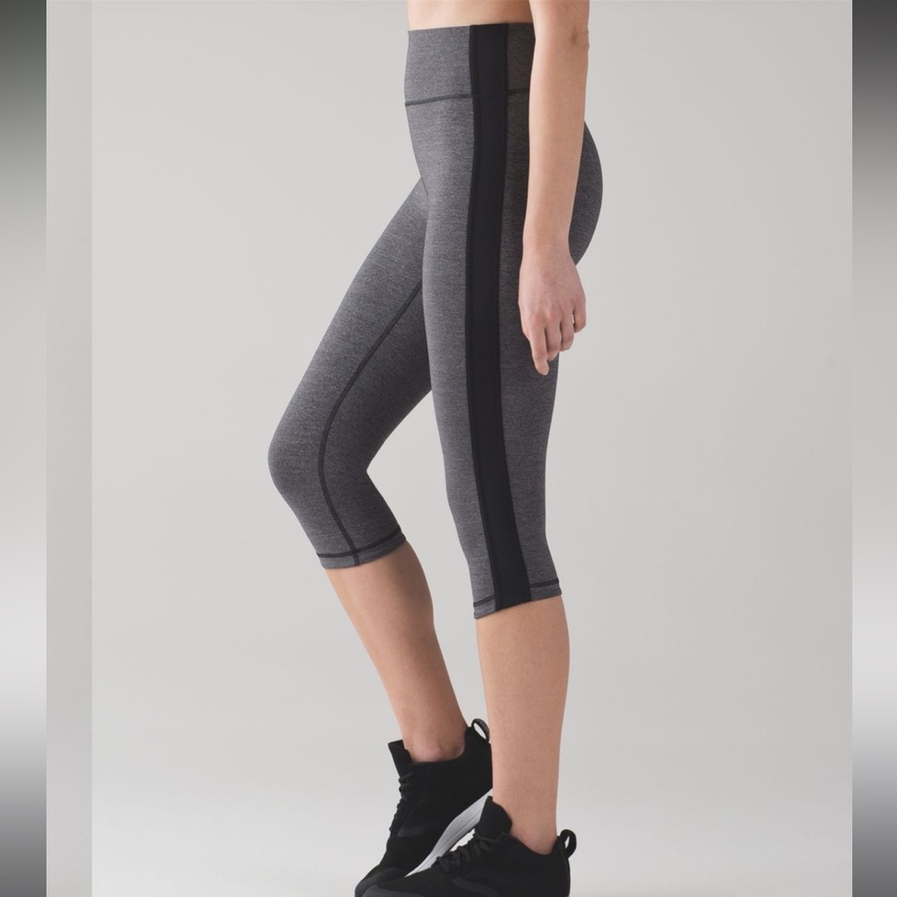 Lululemon Squad Goals Crop 17" Heathered Black Leggings, Size 6